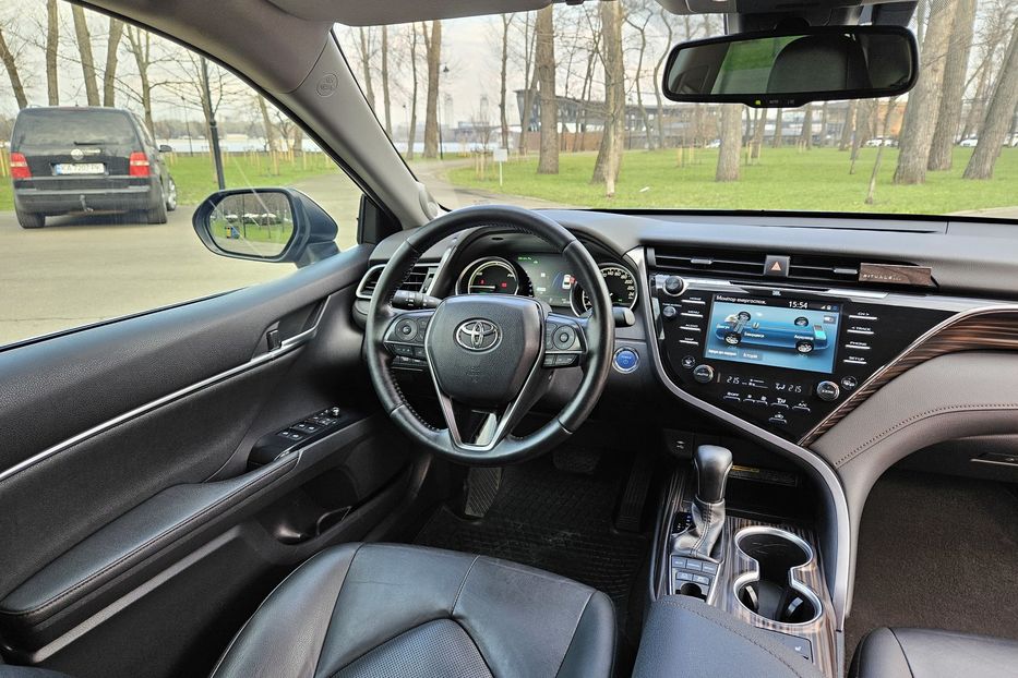 Продам Toyota Camry Hybrid PREMIUM 2019 года в Киеве