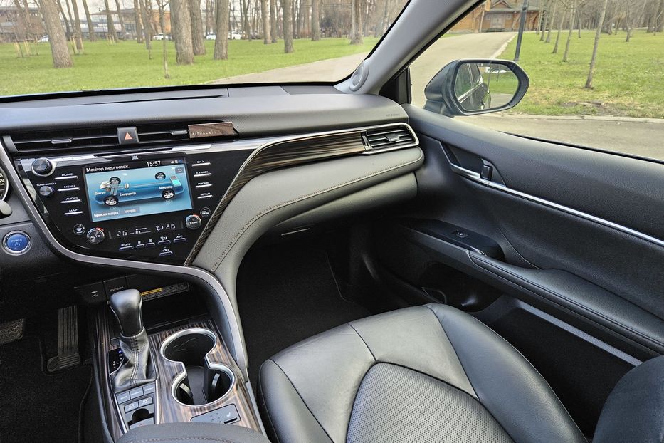 Продам Toyota Camry Hybrid PREMIUM 2019 года в Киеве