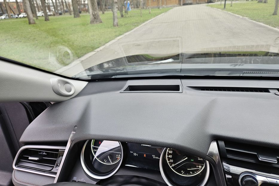 Продам Toyota Camry Hybrid PREMIUM 2019 года в Киеве