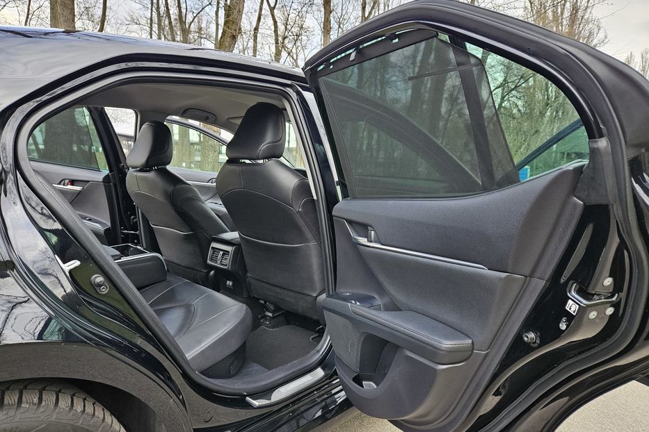 Продам Toyota Camry Hybrid PREMIUM 2019 года в Киеве