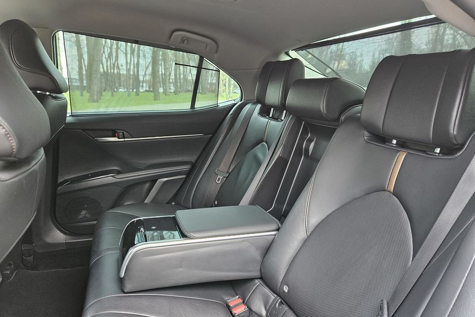 Продам Toyota Camry Hybrid PREMIUM 2019 года в Киеве