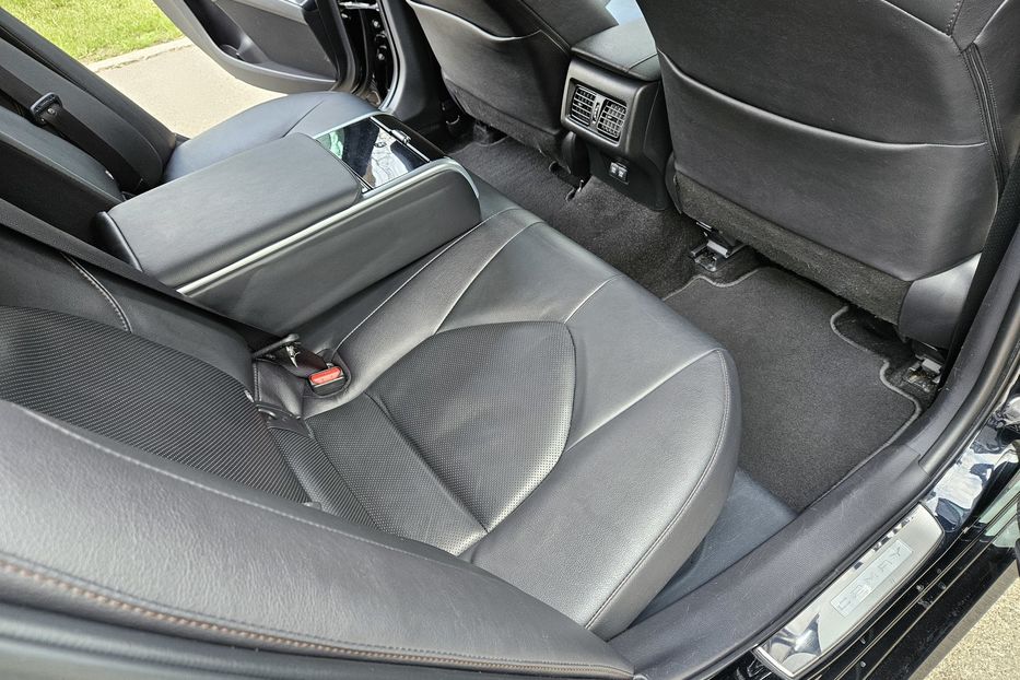 Продам Toyota Camry Hybrid PREMIUM 2019 года в Киеве