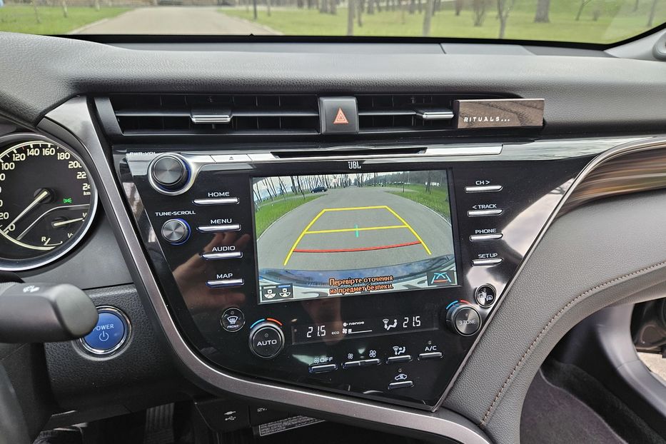 Продам Toyota Camry Hybrid PREMIUM 2019 года в Киеве