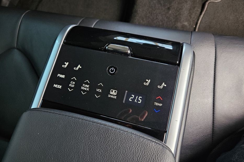 Продам Toyota Camry Hybrid PREMIUM 2019 года в Киеве