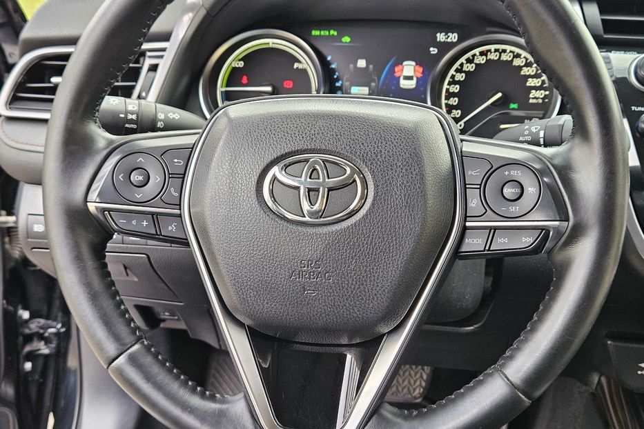 Продам Toyota Camry Hybrid PREMIUM 2019 года в Киеве