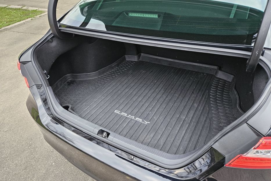 Продам Toyota Camry Hybrid PREMIUM 2019 года в Киеве