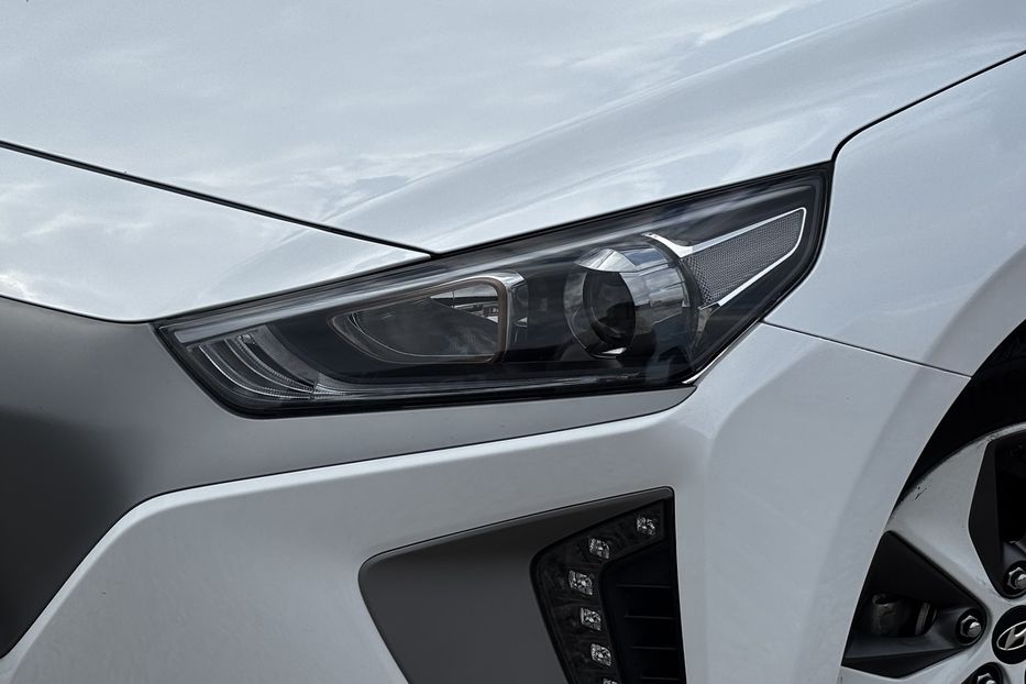 Продам Hyundai Ioniq 28 KW авто у Львові 2017 года в Львове