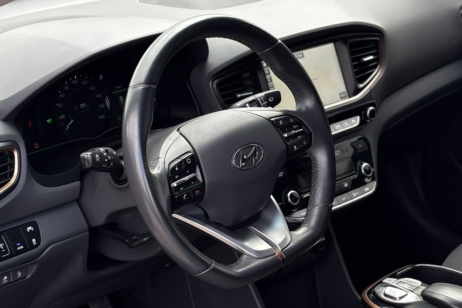 Продам Hyundai Ioniq 28 KW авто у Львові 2017 года в Львове