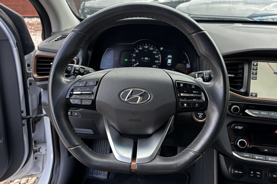 Продам Hyundai Ioniq 28 KW авто у Львові 2017 года в Львове