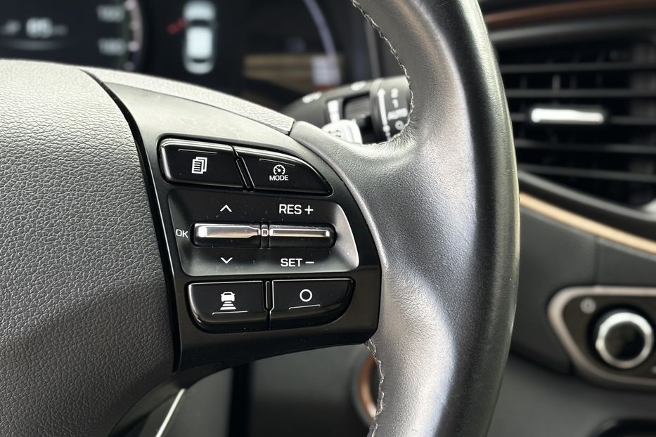 Продам Hyundai Ioniq 28 KW авто у Львові 2017 года в Львове