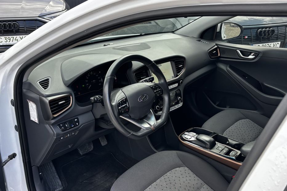 Продам Hyundai Ioniq 28 KW авто у Львові 2017 года в Львове