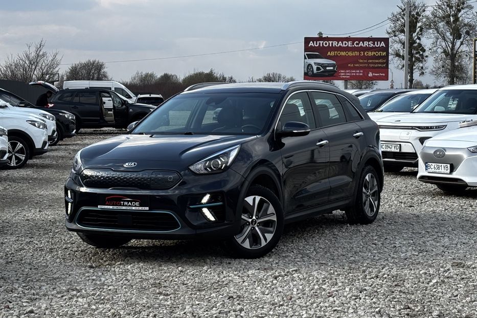 Продам Kia Niro 64 KW  2020 года в Львове