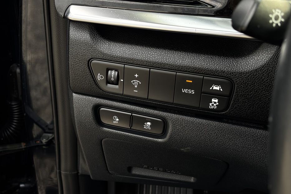 Продам Kia Niro 64 KW  2020 года в Львове