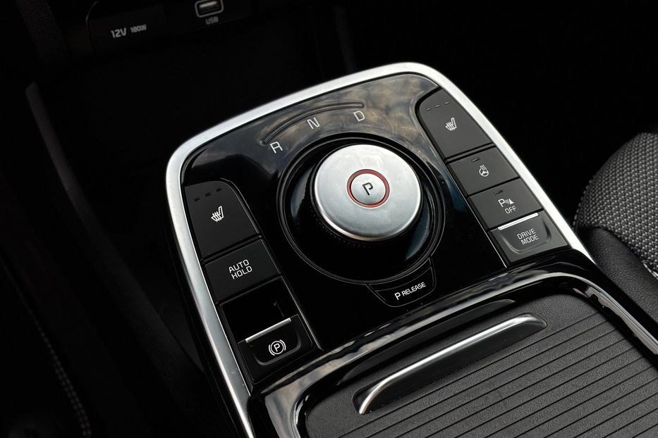 Продам Kia Niro 64 KW  2020 года в Львове