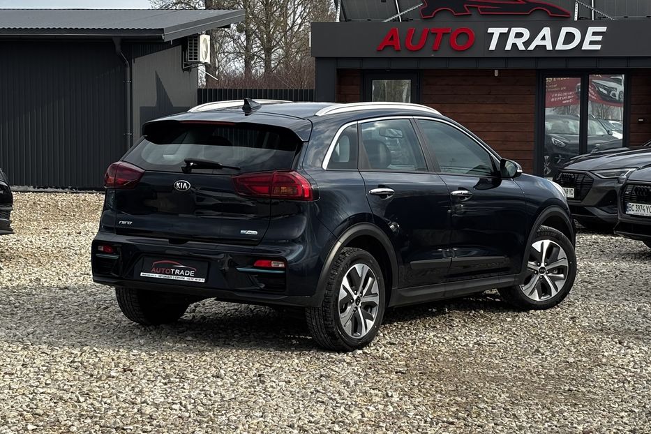 Продам Kia Niro 64 KW  2020 года в Львове