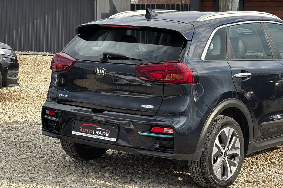 Продам Kia Niro 64 KW  2020 года в Львове