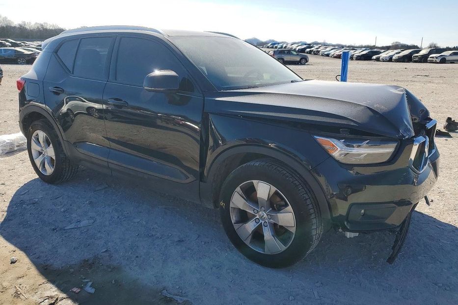 Продам Volvo XC60 XC40, T5 Momentum 2021 года в Киеве