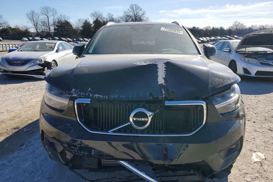 Продам Volvo XC60 XC40, T5 Momentum 2021 года в Киеве