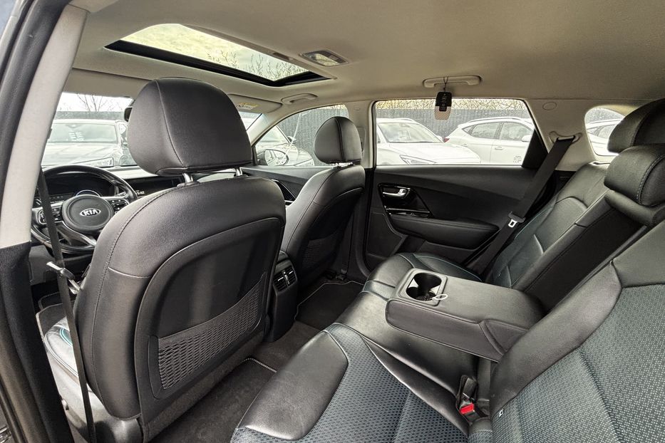 Продам Kia Niro 64 kw PREMIUM авто у Львові А 2021 года в Львове