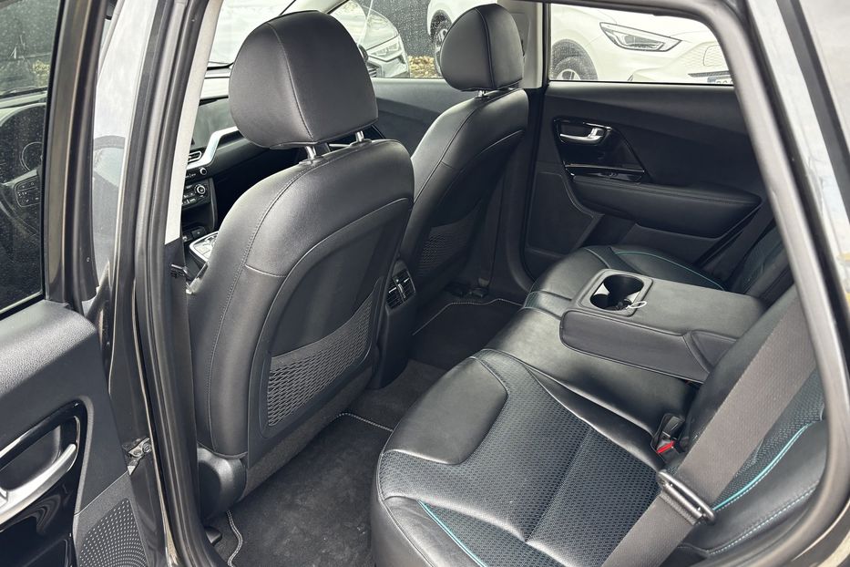 Продам Kia Niro 64 kw PREMIUM авто у Львові А 2021 года в Львове