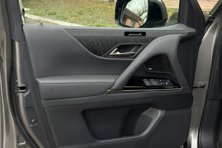 Продам Lexus LX 570 LX600 2023 года в Киеве