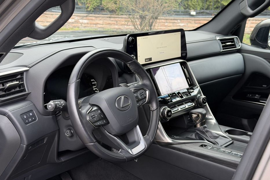 Продам Lexus LX 570 LX600 2023 года в Киеве