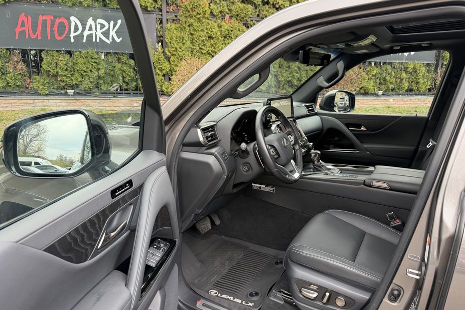 Продам Lexus LX 570 LX600 2023 года в Киеве