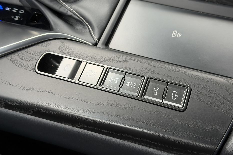 Продам Lexus LX 570 LX600 2023 года в Киеве