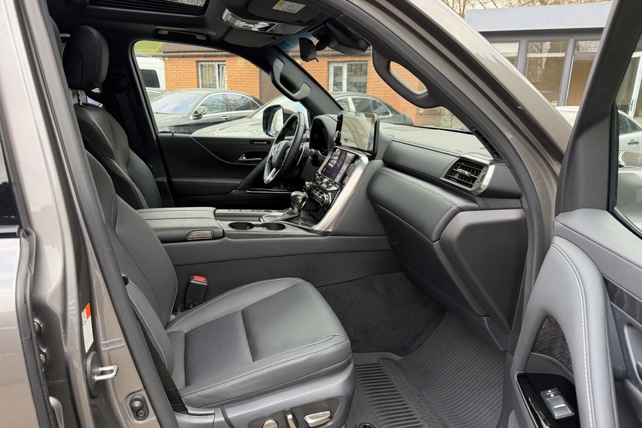 Продам Lexus LX 570 LX600 2023 года в Киеве