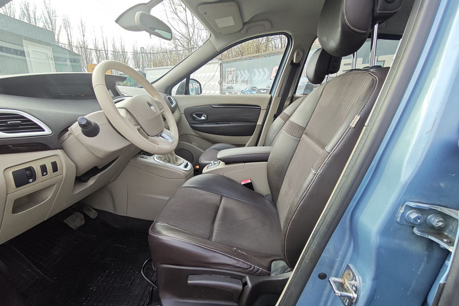 Продам Renault Grand Scenic 2.0 CVT (140 к.с.) 2010 года в Киеве