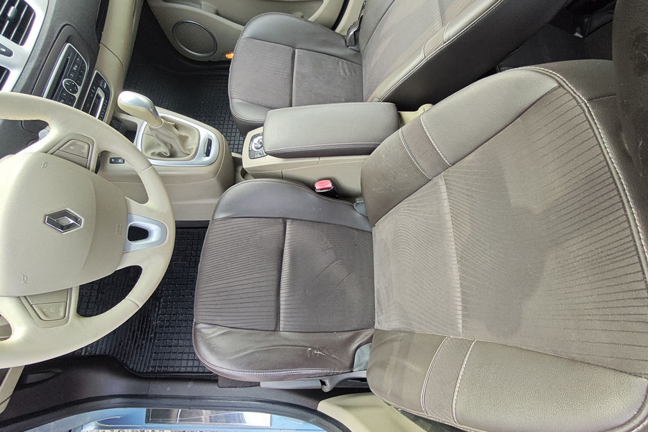 Продам Renault Grand Scenic 2.0 CVT (140 к.с.) 2010 года в Киеве