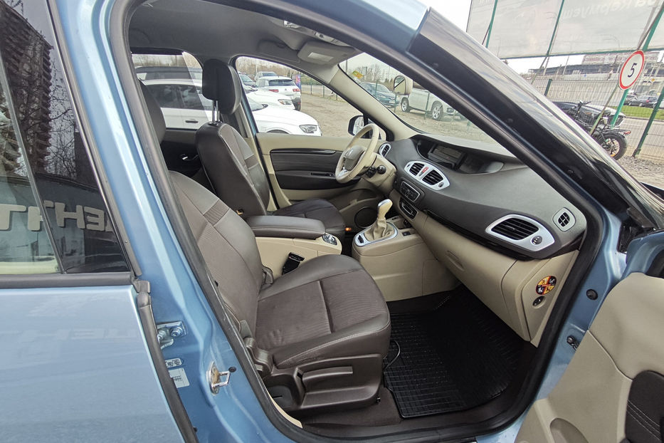 Продам Renault Grand Scenic 2.0 CVT (140 к.с.) 2010 года в Киеве