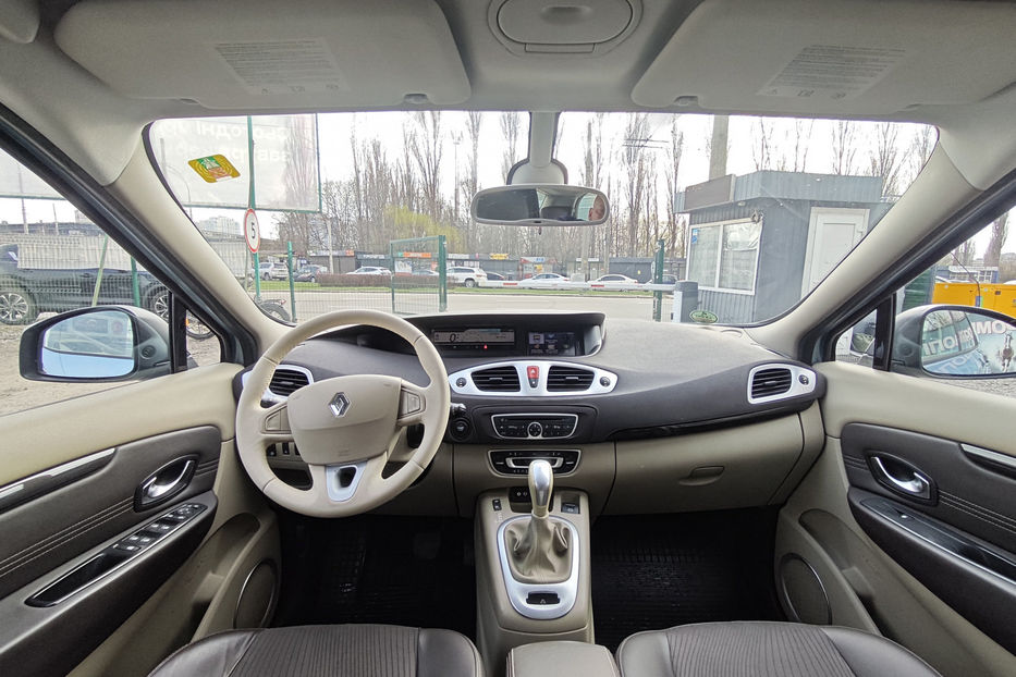 Продам Renault Grand Scenic 2.0 CVT (140 к.с.) 2010 года в Киеве