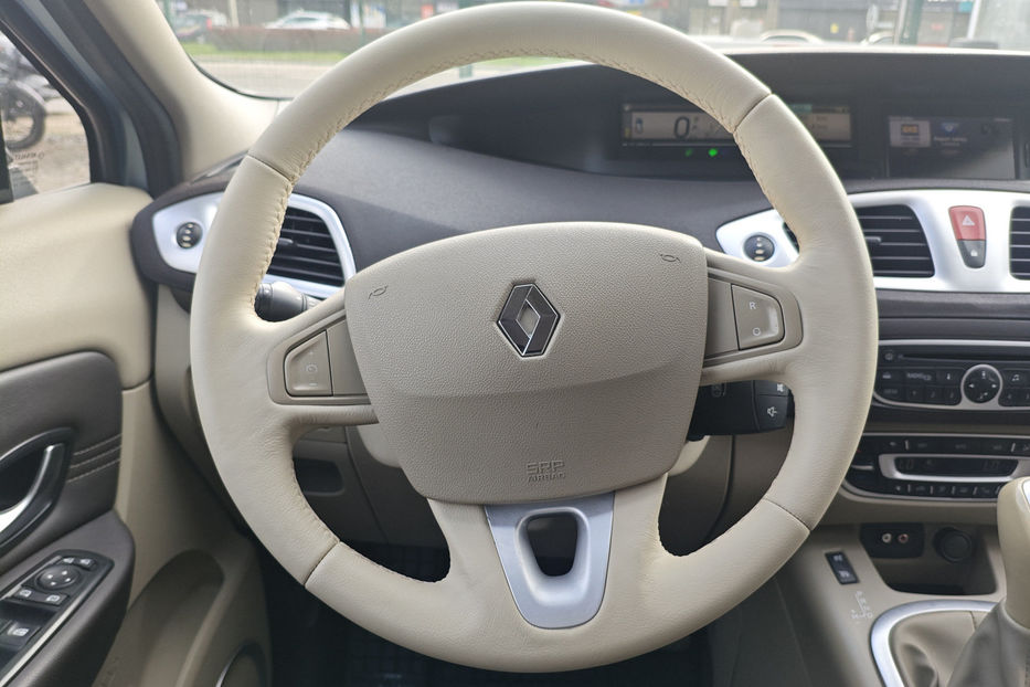 Продам Renault Grand Scenic 2.0 CVT (140 к.с.) 2010 года в Киеве