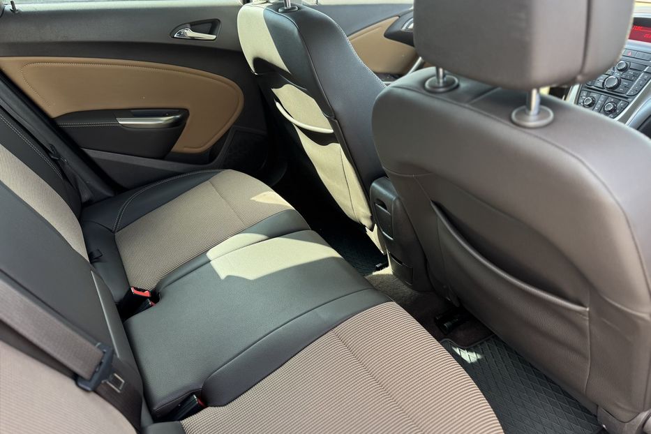 Продам Opel Astra J (COMIS) 2011 года в г. Умань, Черкасская область