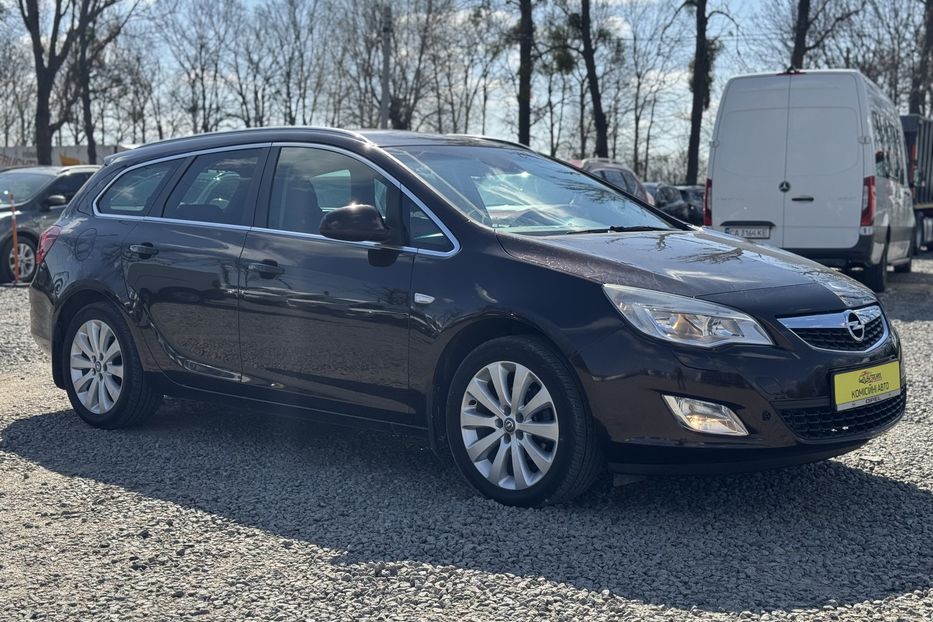 Продам Opel Astra J (COMIS) 2011 года в г. Умань, Черкасская область