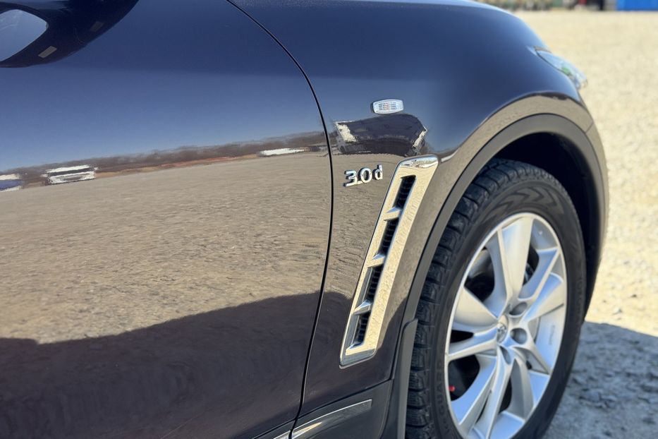 Продам Infiniti QX70 (COMIS) 4WD 2013 года в г. Умань, Черкасская область