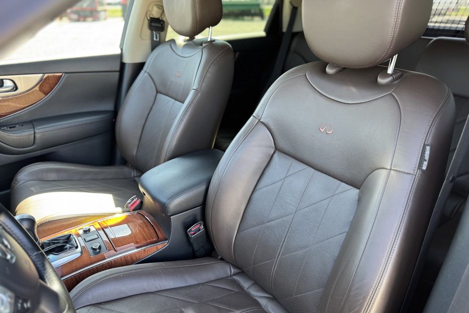 Продам Infiniti QX70 (COMIS) 4WD 2013 года в г. Умань, Черкасская область