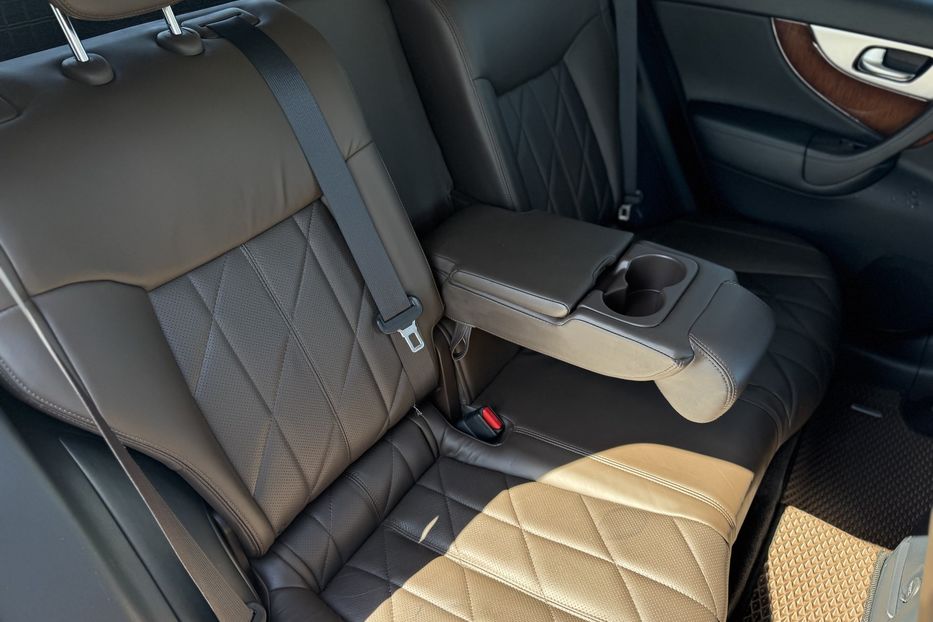 Продам Infiniti QX70 (COMIS) 4WD 2013 года в г. Умань, Черкасская область