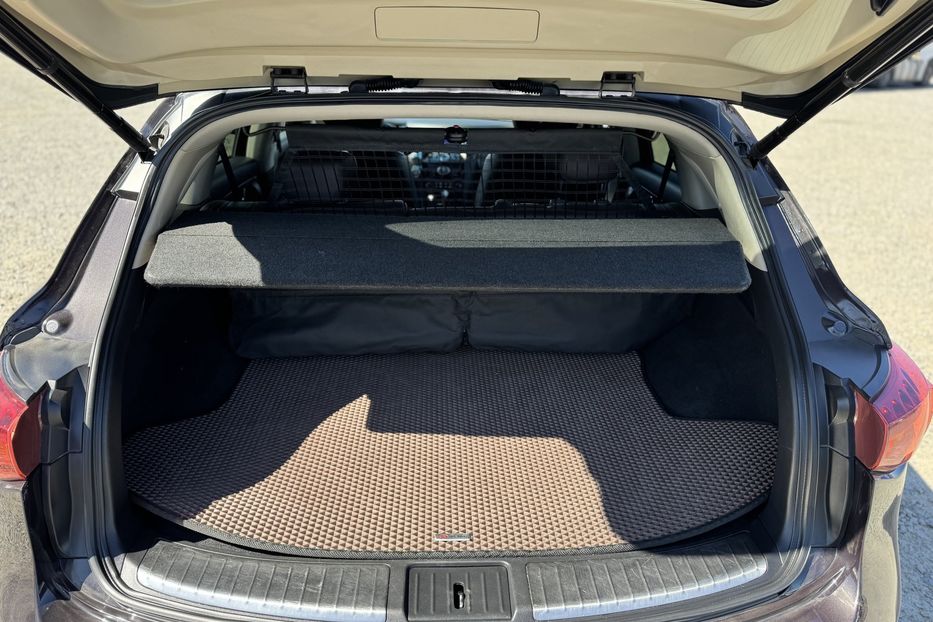 Продам Infiniti QX70 (COMIS) 4WD 2013 года в г. Умань, Черкасская область