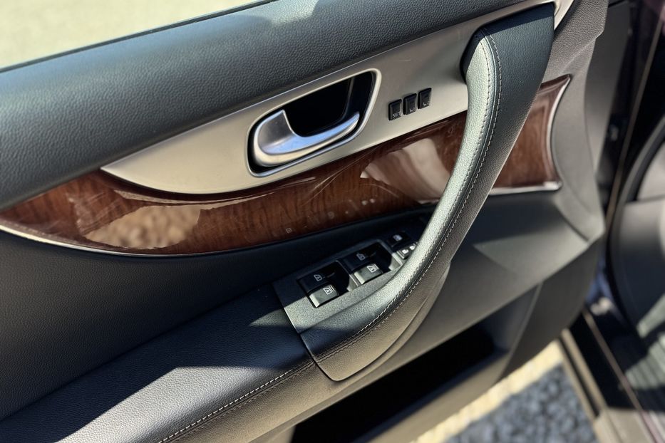 Продам Infiniti QX70 (COMIS) 4WD 2013 года в г. Умань, Черкасская область