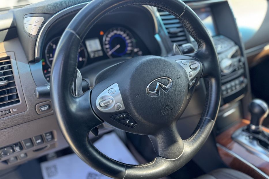 Продам Infiniti QX70 (COMIS) 4WD 2013 года в г. Умань, Черкасская область