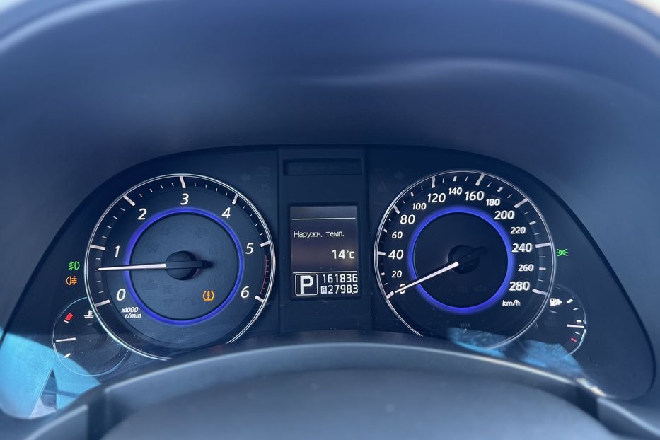 Продам Infiniti QX70 (COMIS) 4WD 2013 года в г. Умань, Черкасская область