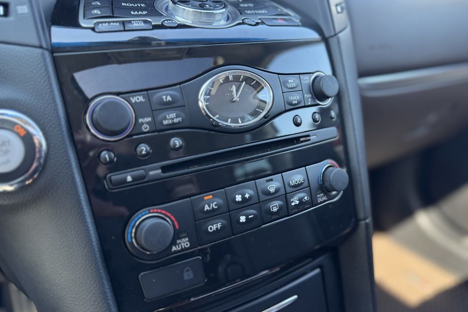 Продам Infiniti QX70 (COMIS) 4WD 2013 года в г. Умань, Черкасская область