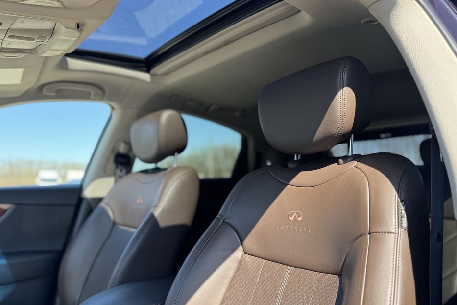 Продам Infiniti QX70 (COMIS) 4WD 2013 года в г. Умань, Черкасская область