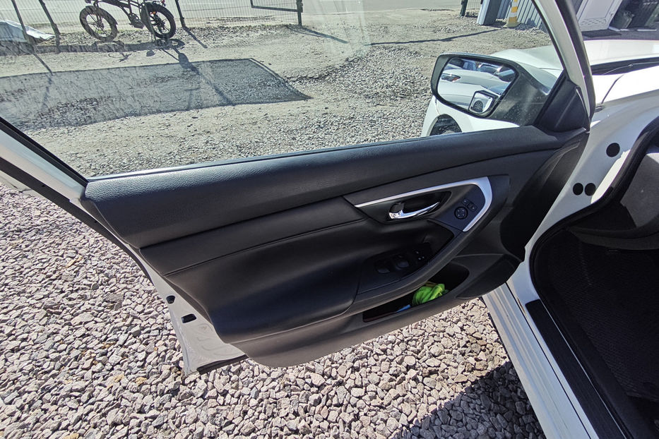 Продам Nissan Altima 2.5 CVT (182 к.с.) • S 2015 года в Киеве