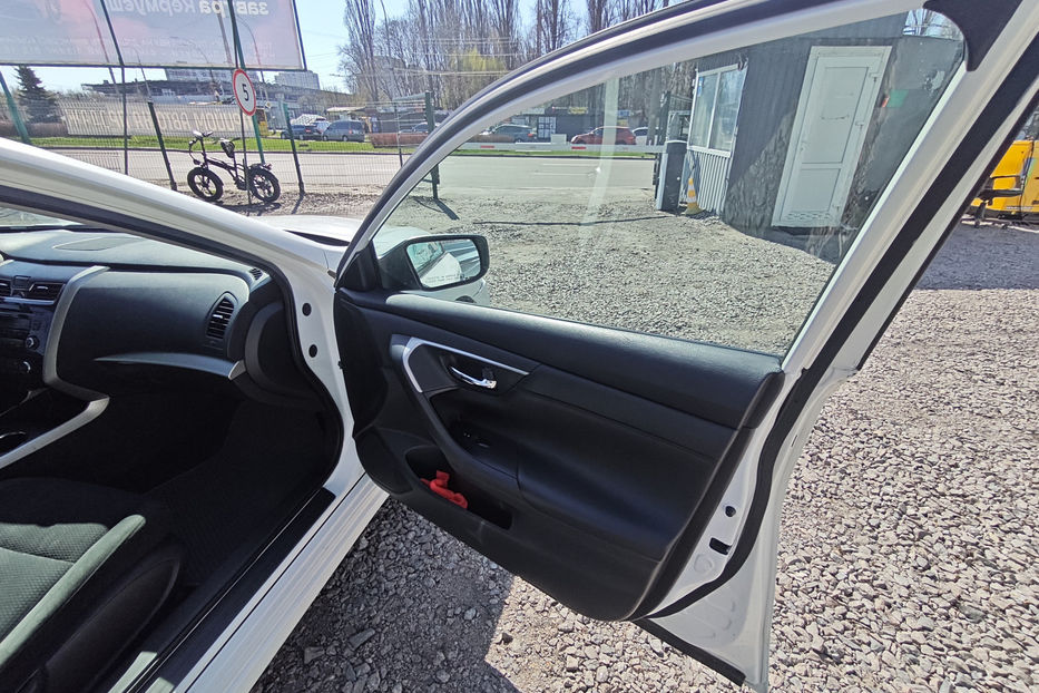 Продам Nissan Altima 2.5 CVT (182 к.с.) • S 2015 года в Киеве