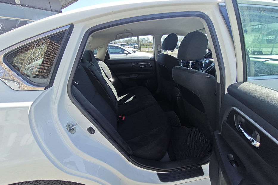 Продам Nissan Altima 2.5 CVT (182 к.с.) • S 2015 года в Киеве