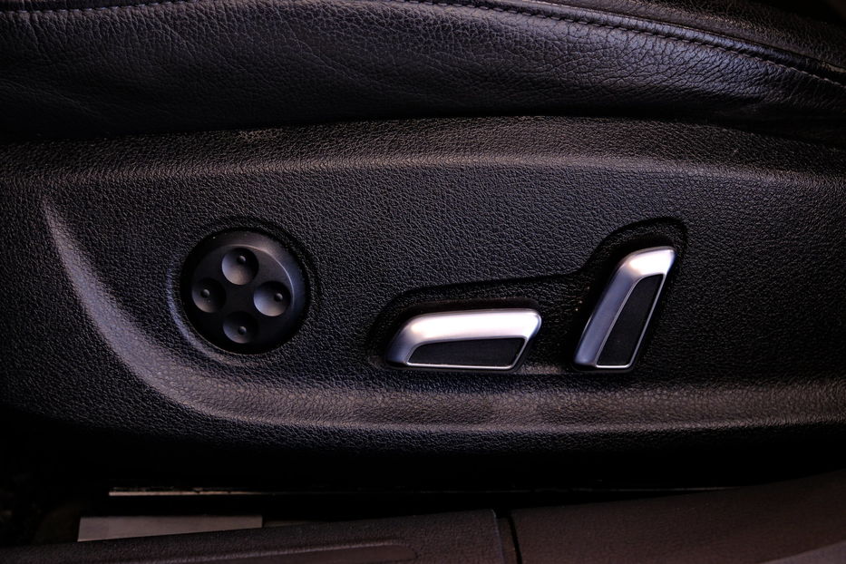 Продам Audi A4 2012 года в Одессе