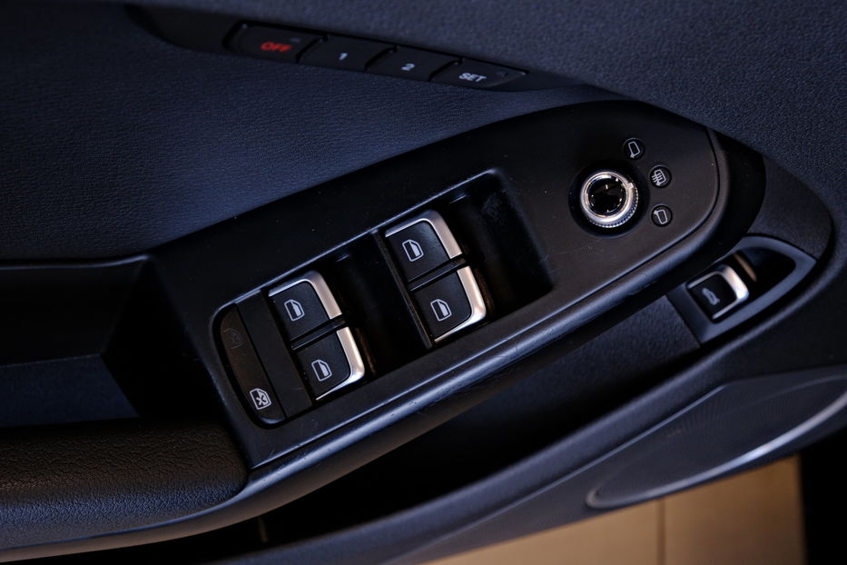 Продам Audi A4 2012 года в Одессе